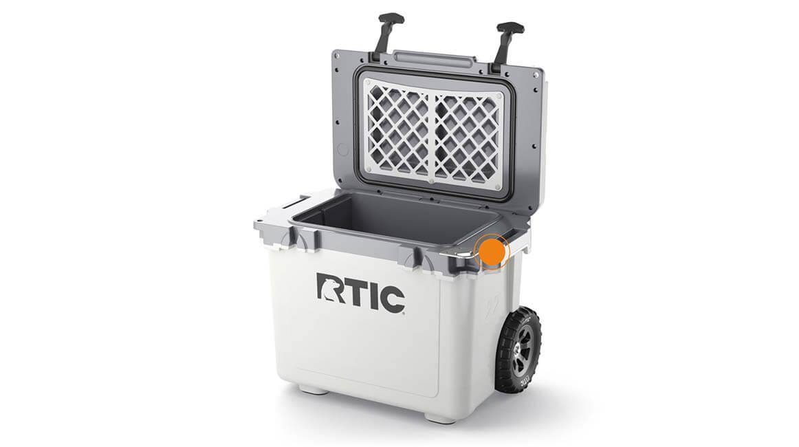 22 QT Ultra-Light Wheeled Cooler