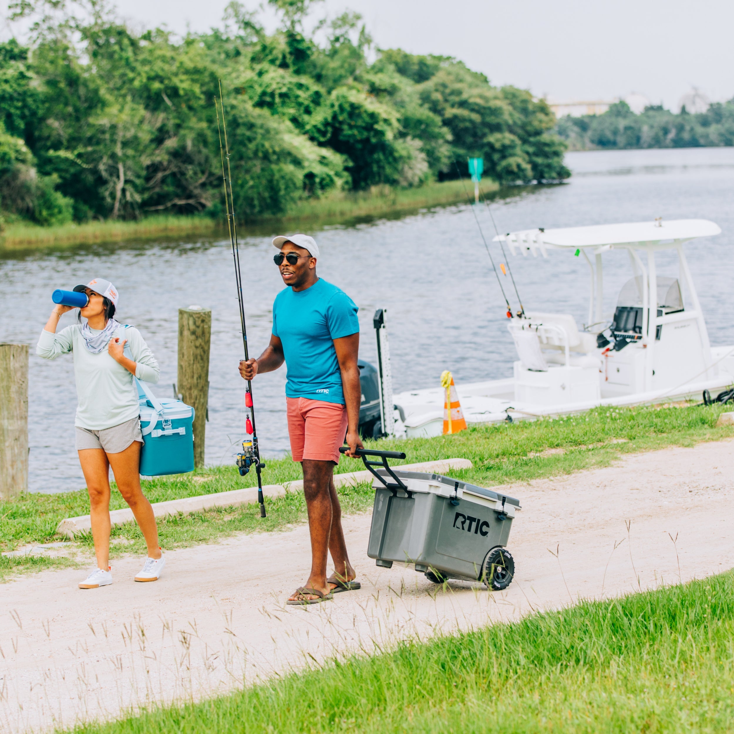 52 QT Ultra-Light Wheeled Cooler